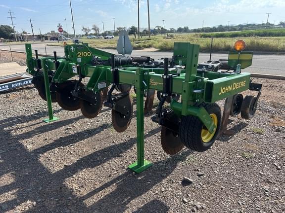 Image of John Deere 2100 Primary image