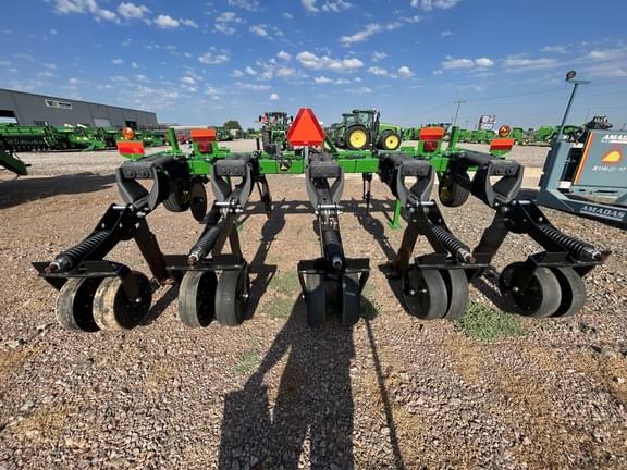 Image of John Deere 2100 equipment image 3