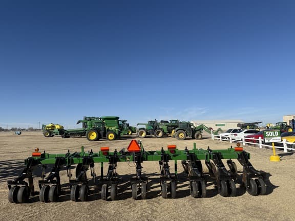 Image of John Deere 2100 equipment image 2