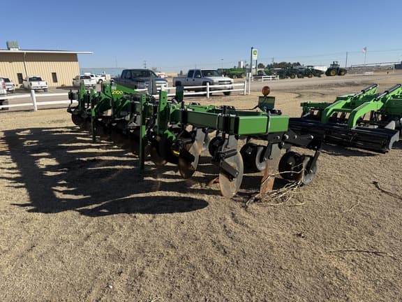 Image of John Deere 2100 equipment image 1
