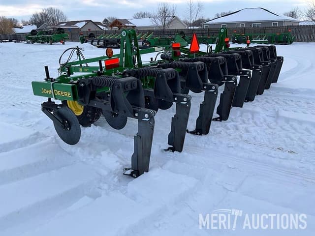 Image of John Deere 2100 equipment image 2