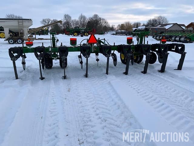 Image of John Deere 2100 equipment image 3