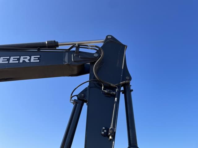 Image of John Deere 210G LC equipment image 4
