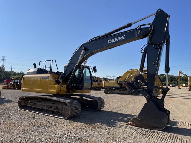 Image of John Deere 210G LC equipment image 3