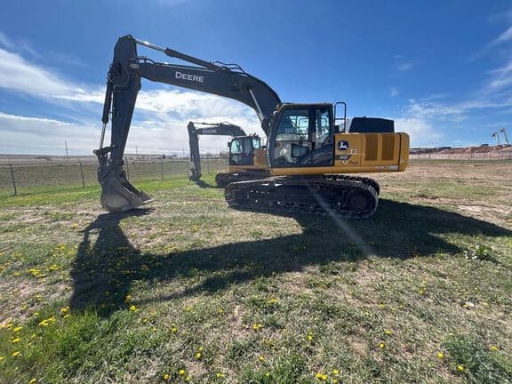 Image of John Deere 210P equipment image 1