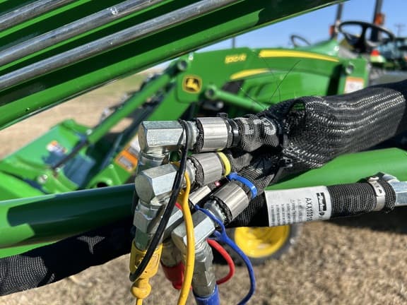 Image of John Deere 220R equipment image 3