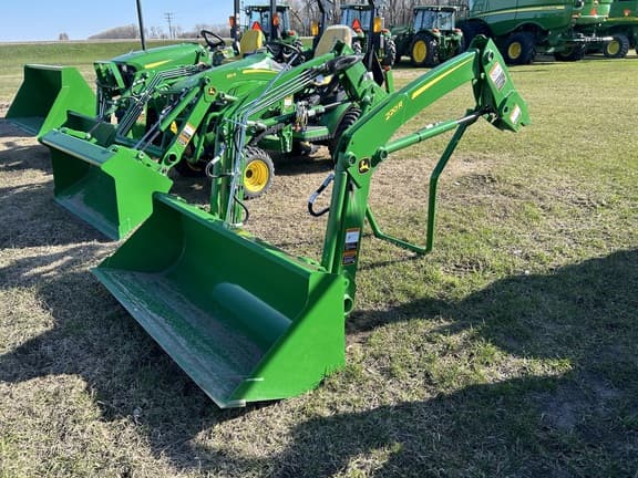 Image of John Deere 220R equipment image 2
