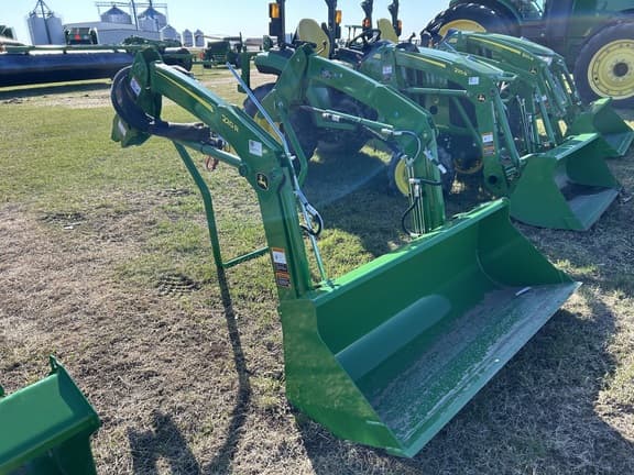 Image of John Deere 220R equipment image 1