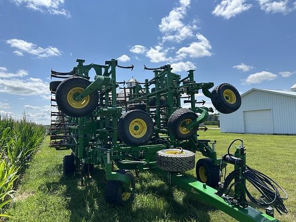 Image of John Deere 2230 equipment image 1