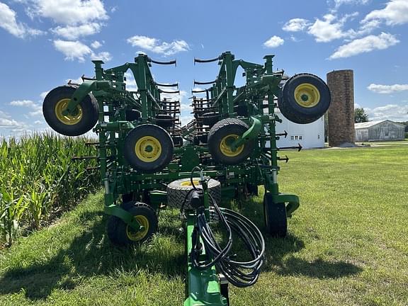 Image of John Deere 2230 equipment image 2