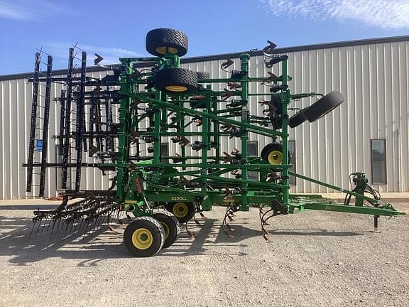 Image of John Deere 2230 equipment image 4