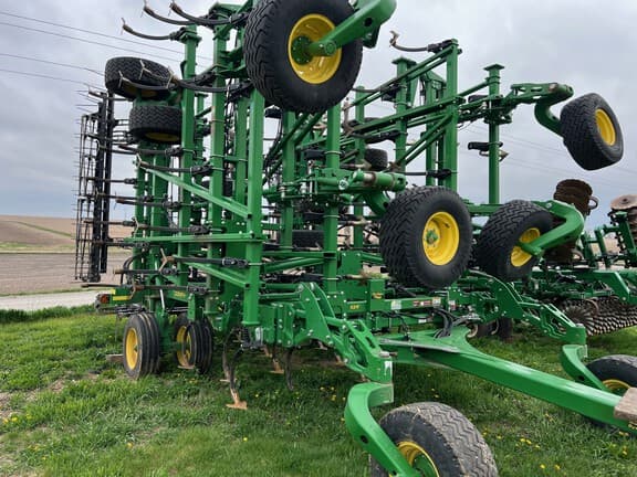 Image of John Deere 2230 equipment image 2