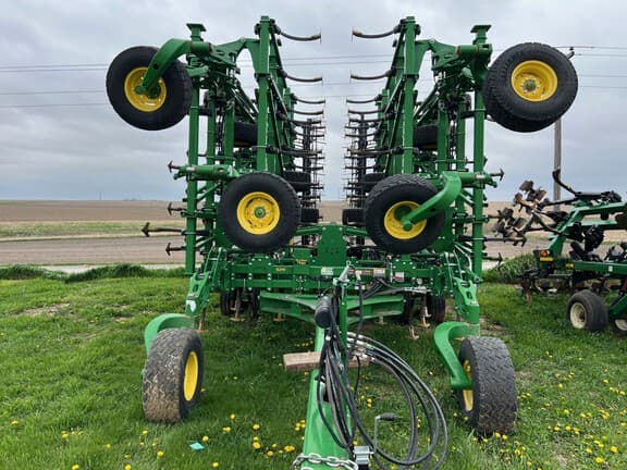 Image of John Deere 2230 equipment image 3