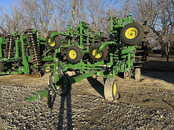 Image of John Deere 2230FH equipment image 4