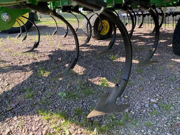 Image of John Deere 2230FH equipment image 2