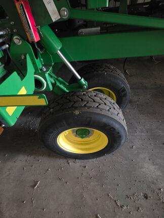 Image of John Deere 2230FH equipment image 3