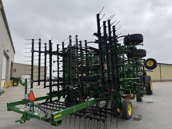 Image of John Deere 2230FH equipment image 2