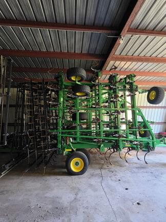 Image of John Deere 2230FH equipment image 2