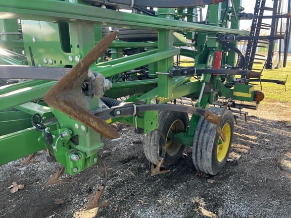 Image of John Deere 2230FH equipment image 4