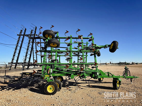 Image of John Deere 2230FH Image 1