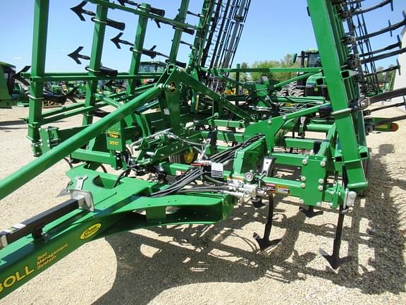 Image of John Deere 2230LL equipment image 3
