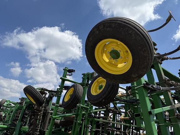 Image of John Deere 2230LL equipment image 4