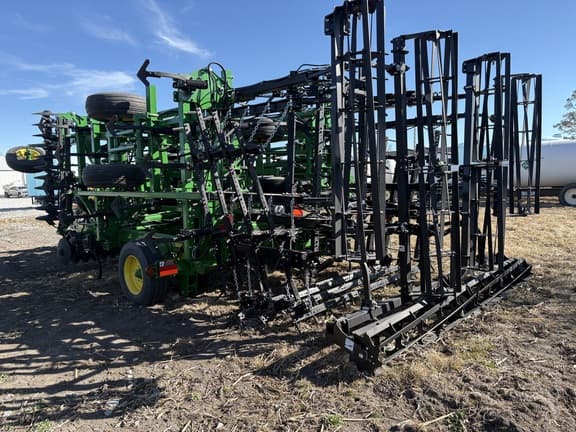 Image of John Deere 2330 equipment image 3