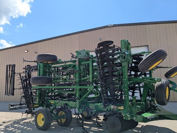 2023 John Deere 2330 Equipment Image0