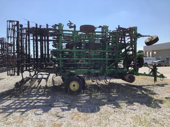 Image of John Deere 2330 equipment image 4