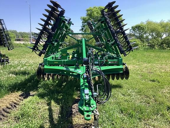 Image of John Deere 2330 equipment image 2