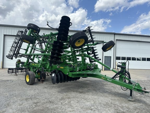 2023 John Deere 2330 Equipment Image0
