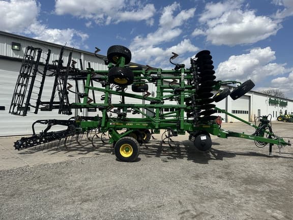Image of John Deere 2330 equipment image 2