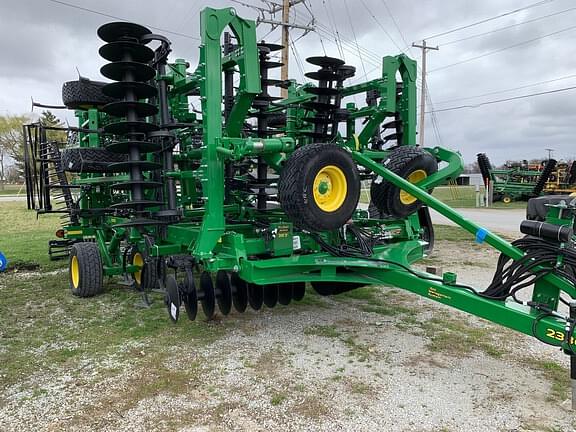 Image of John Deere 2330 equipment image 1