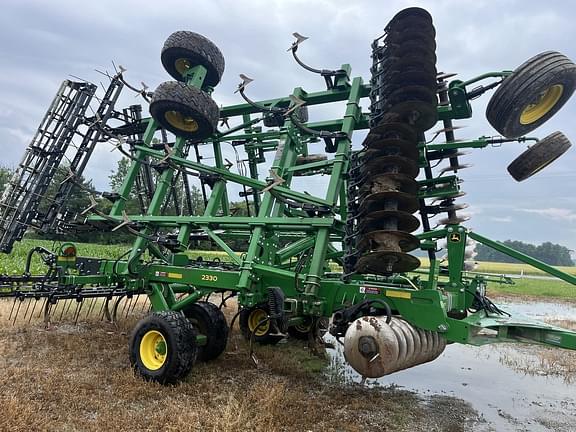 Image of John Deere 2330 equipment image 2