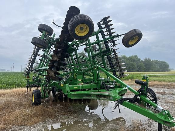 Image of John Deere 2330 equipment image 3