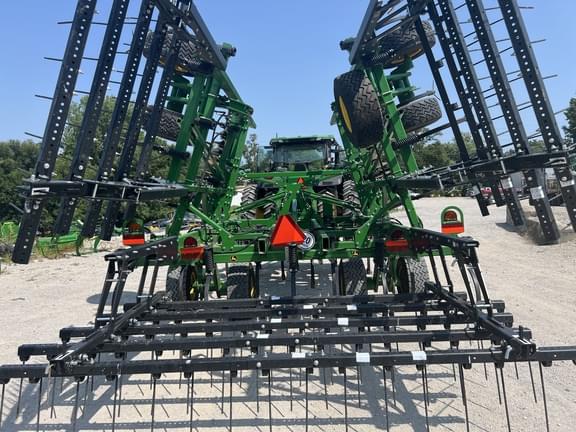 Image of John Deere 2330 equipment image 3