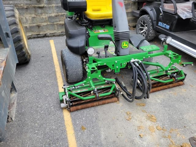 Image of John Deere 2400 equipment image 3