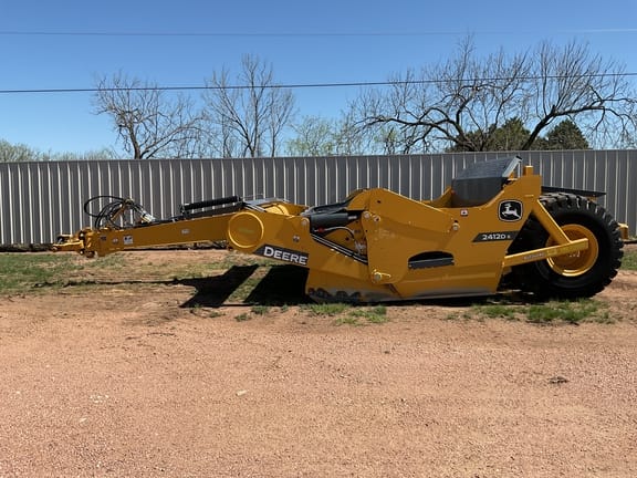 2023 John Deere 2412DE Equipment Image0