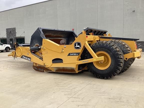 Image of John Deere 2412DE equipment image 2