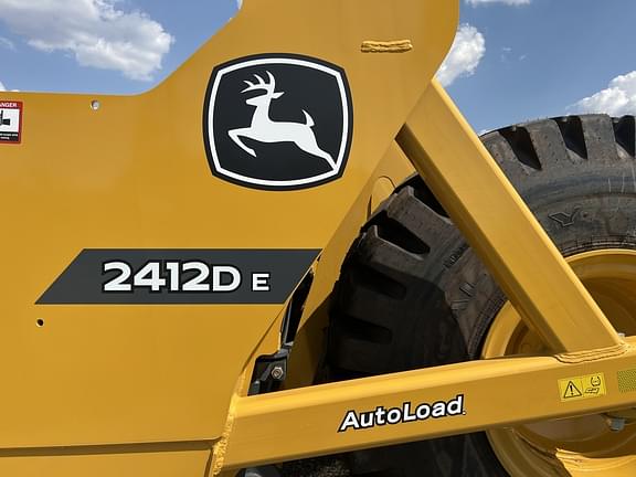 Image of John Deere 2412DE equipment image 4