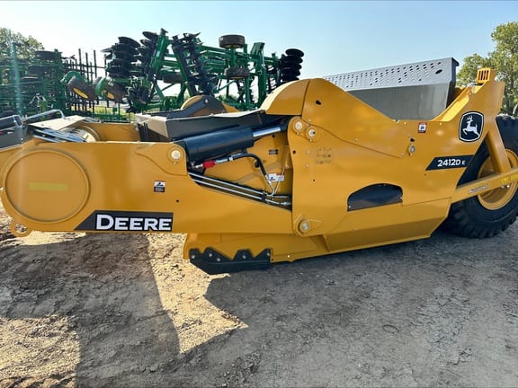 Main image John Deere 2412DE