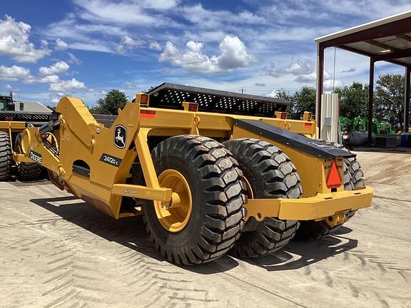 Image of John Deere 2412DE equipment image 3