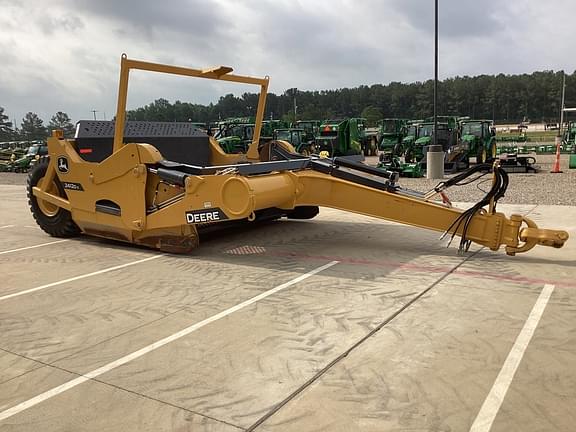Image of John Deere 2412DE equipment image 4