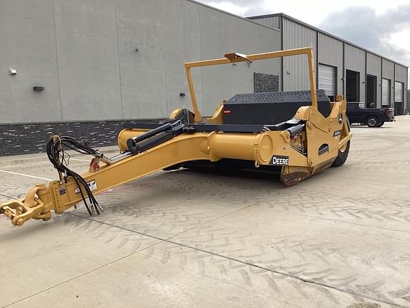 Image of John Deere 2412DE equipment image 1