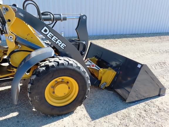 Image of John Deere 244L equipment image 3