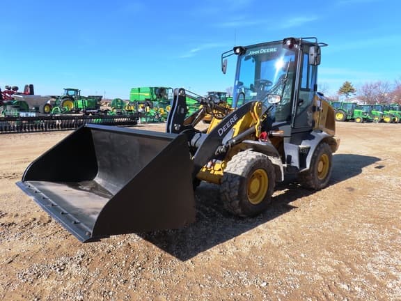 Image of John Deere 244L equipment image 3