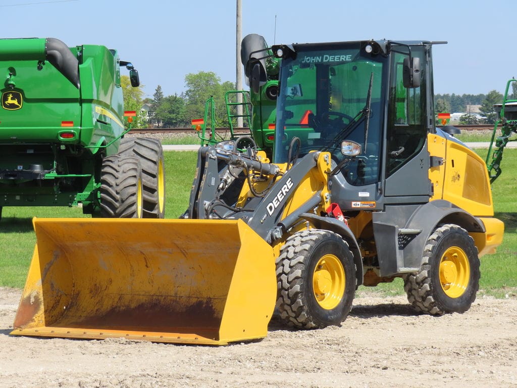 Main image John Deere 244L