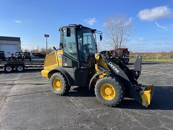 Image of John Deere 244L equipment image 3