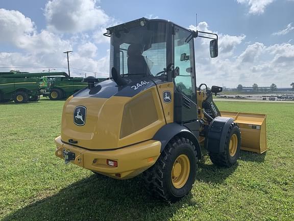 Image of John Deere 244L equipment image 4