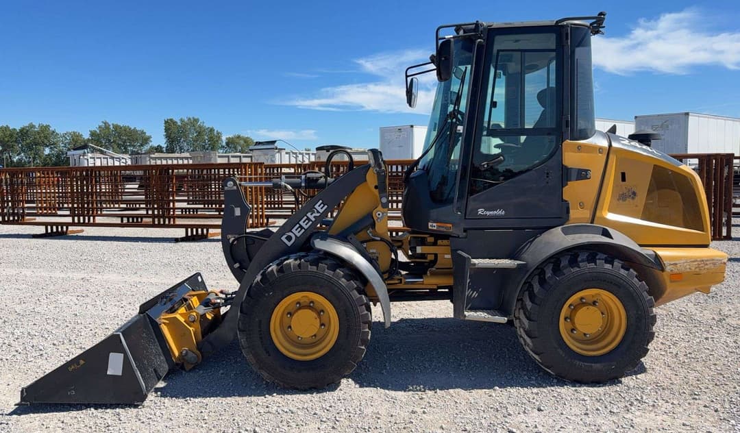 Image of John Deere 244L Primary image
